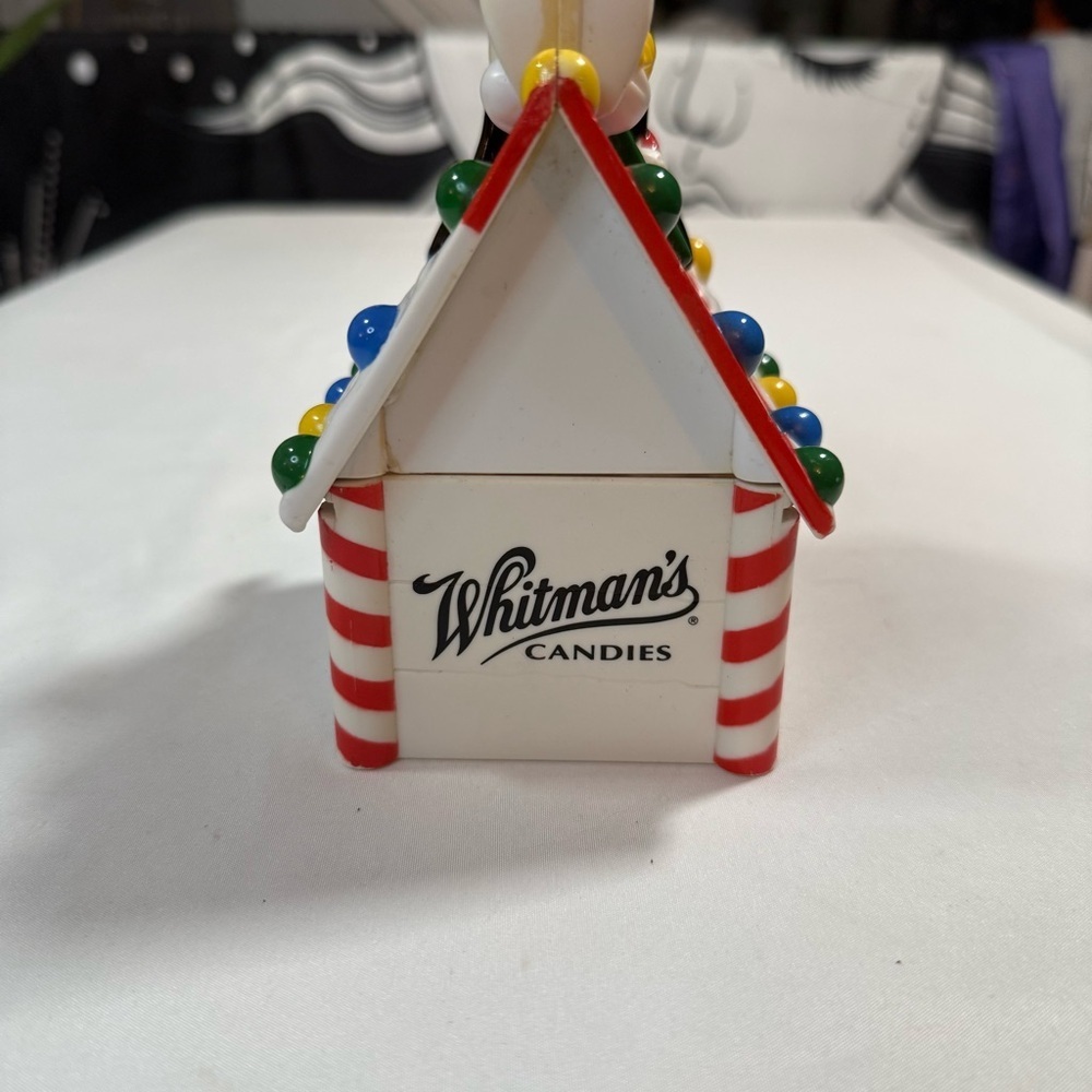 Whitman's Candies Holiday House Vintage Snoopy.